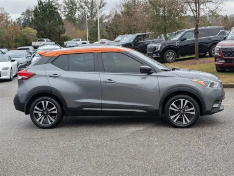 More photos of 2019 Nissan Kicks SR at Nissan of LaGrange, GA