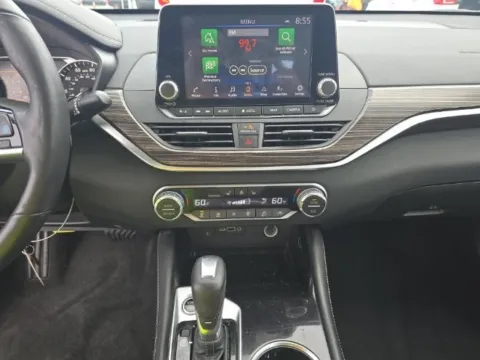 More photos of 2021 Nissan Altima 2.5 Platinum at Nissan of LaGrange, GA