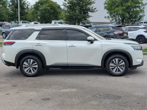 More photos of 2022 Nissan Pathfinder SL at Nissan of LaGrange, GA