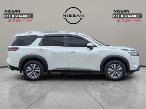 More photos of 2022 Nissan Pathfinder SL at Nissan of LaGrange, GA