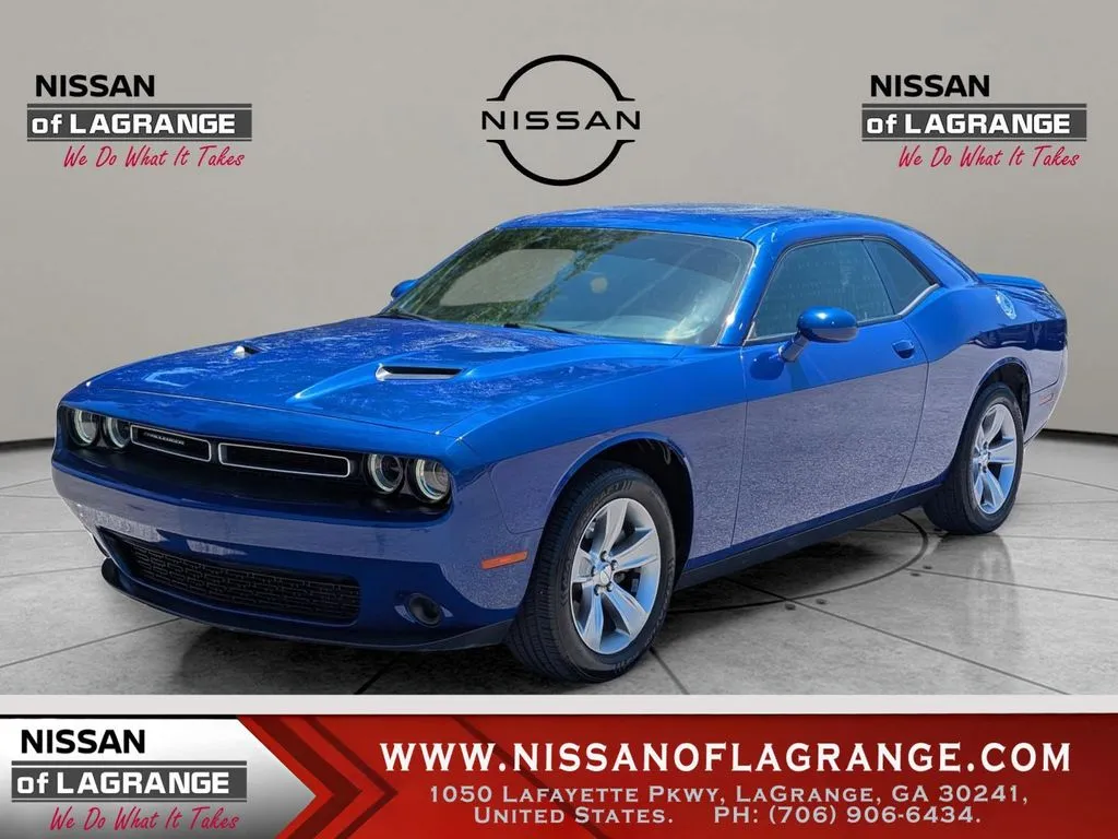 2022 Dodge Challenger SXT Auto's photo