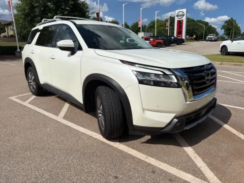 More photos of 2022 Nissan Pathfinder SL at Nissan of LaGrange, GA