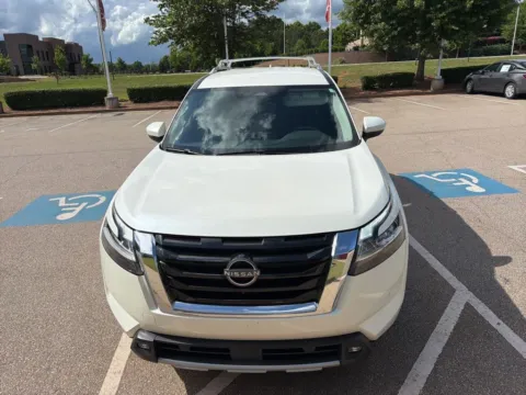 More photos of 2022 Nissan Pathfinder SL at Nissan of LaGrange, GA