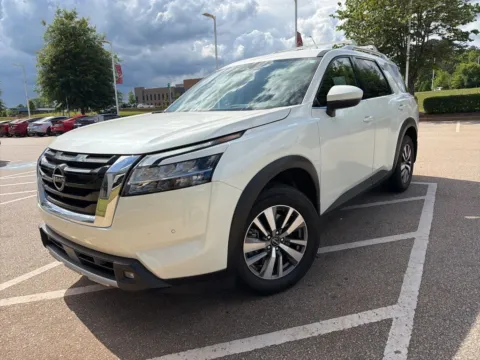 White 2022 Nissan Pathfinder SL for sale in LaGrange, GA