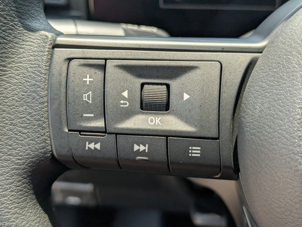 2026 Nissan KICKS S - Photo 18