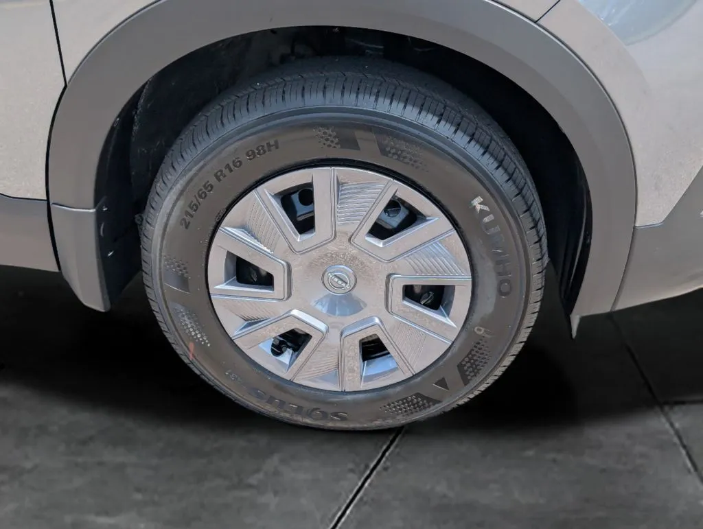 2026 Nissan KICKS S - Photo 11