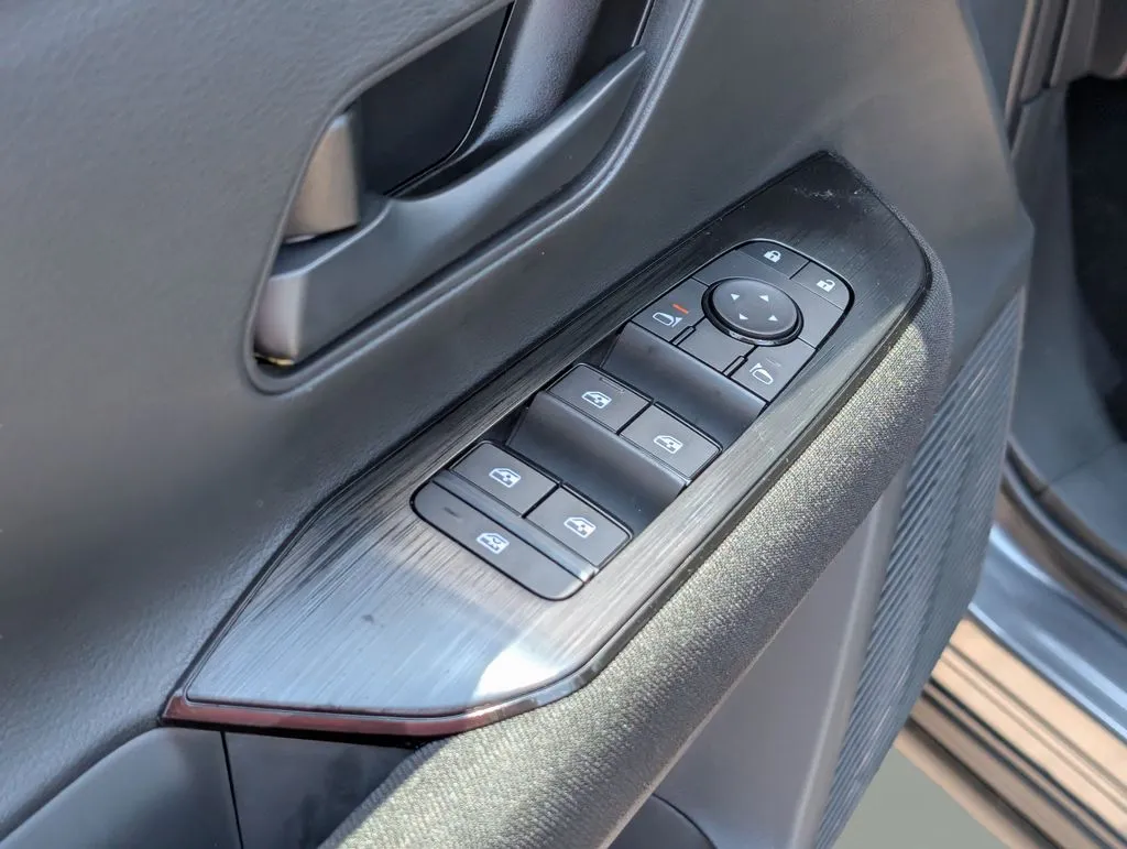 2026 Nissan KICKS S - Photo 16
