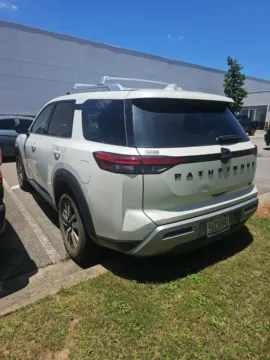 More photos of 2023 Nissan Pathfinder SL at Nissan of LaGrange, GA