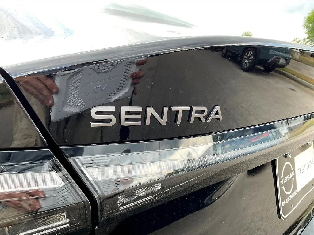 2027 Nissan Sentra S - Photo 8