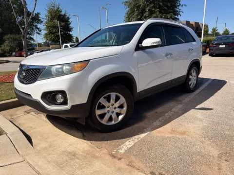 White 2011 Kia Sorento LX for sale in LaGrange, GA