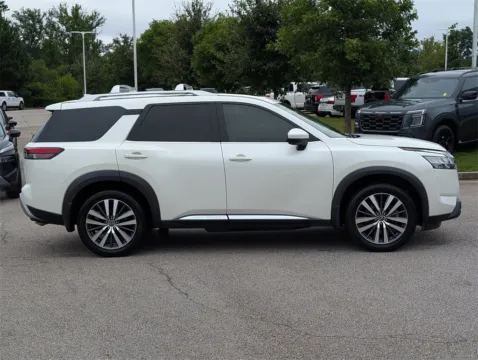 More photos of 2022 Nissan Pathfinder Platinum at Nissan of LaGrange, GA