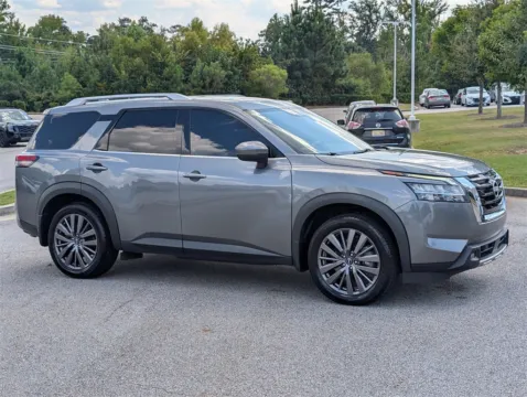 More photos of 2022 Nissan Pathfinder SL at Nissan of LaGrange, GA