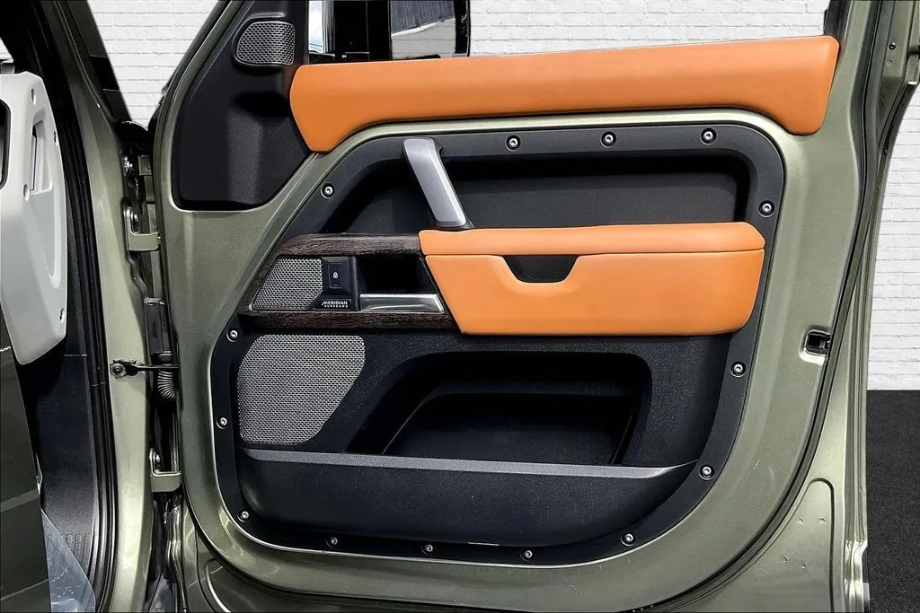 2023 Land Rover Defender X-Dynamic SE - Photo 27