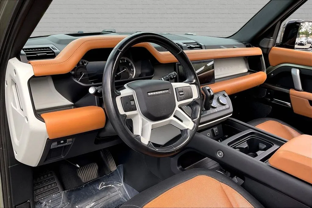 2023 Land Rover Defender X-Dynamic SE - Photo 16
