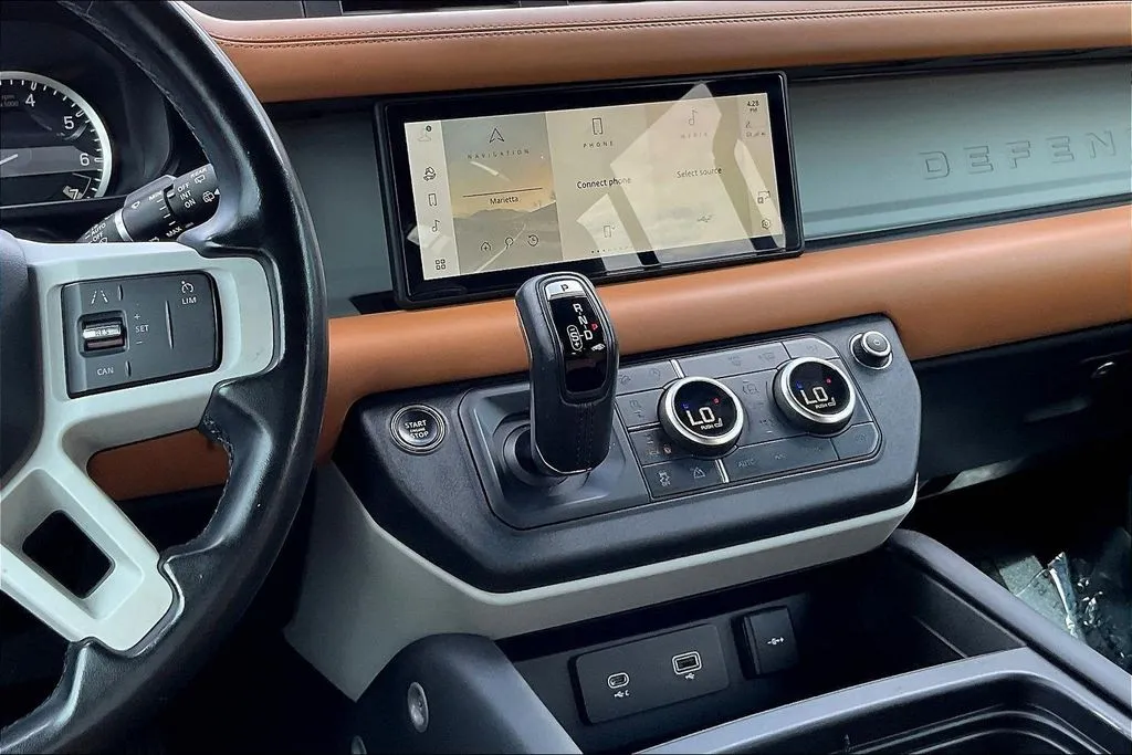 2023 Land Rover Defender X-Dynamic SE - Photo 9