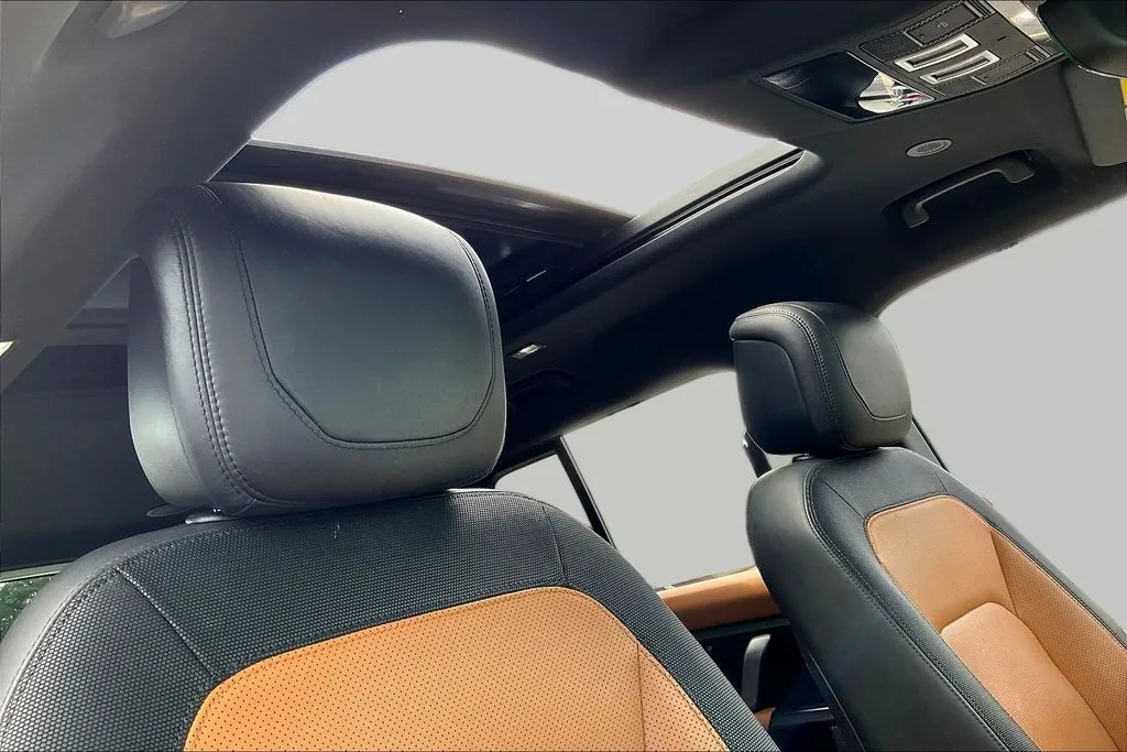 2023 Land Rover Defender X-Dynamic SE - Photo 26