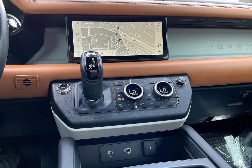 2023 Land Rover Defender X-Dynamic SE - Photo 15