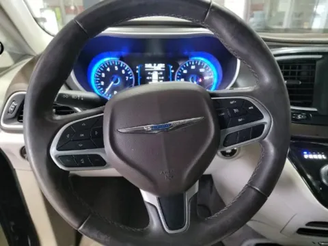 More photos of 2018 Chrysler Pacifica Touring L at Gravity Motor Cars, GA
