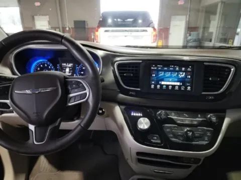 More photos of 2018 Chrysler Pacifica Touring L at Gravity Motor Cars, GA