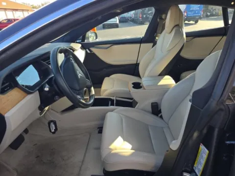 More photos of 2019 Tesla Model S Long Range at Gravity Motor Cars, GA