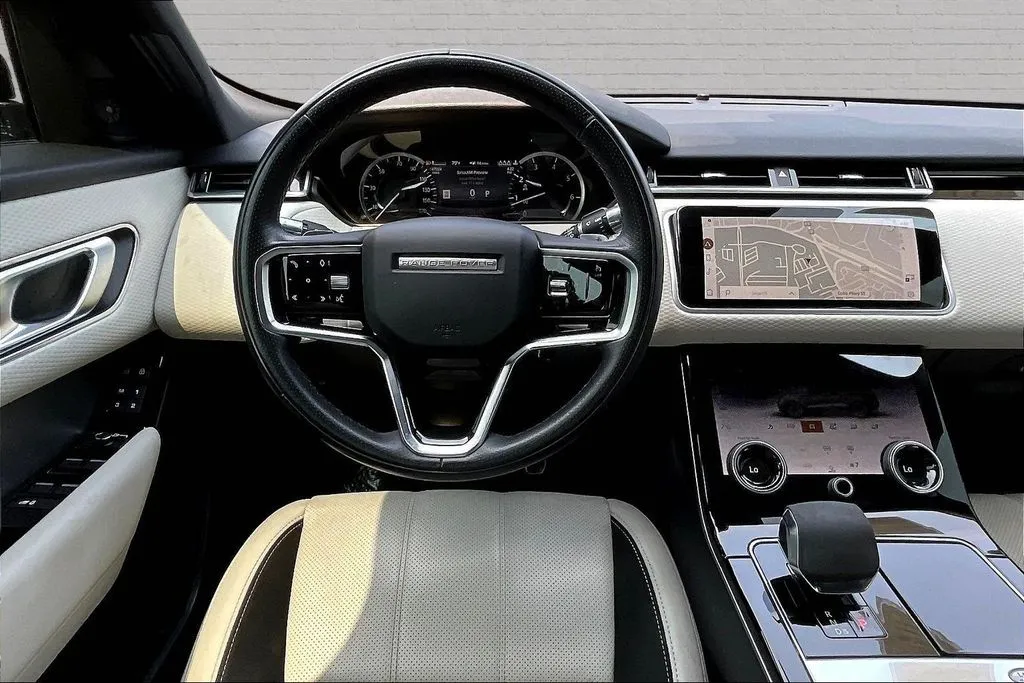 Land Rover Range Rover Velar photo 8