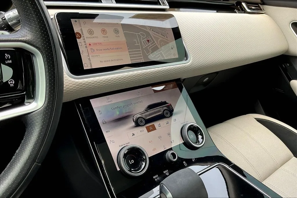 Land Rover Range Rover Velar photo 15