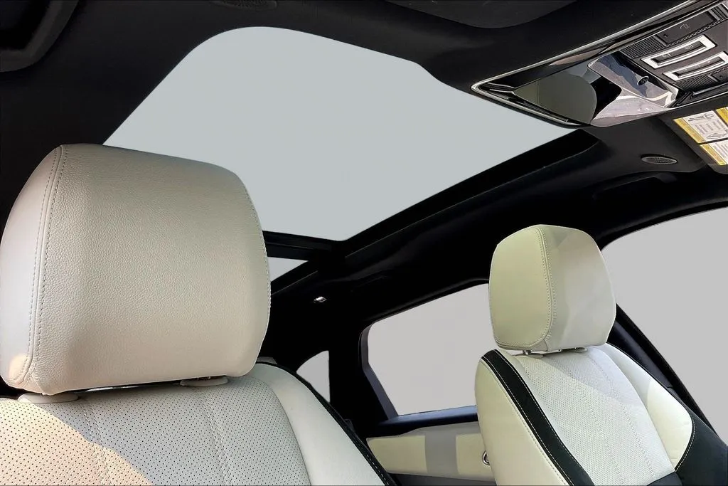 Land Rover Range Rover Velar photo 26