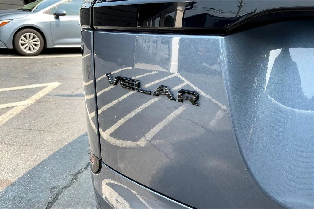 Land Rover Range Rover Velar photo 23