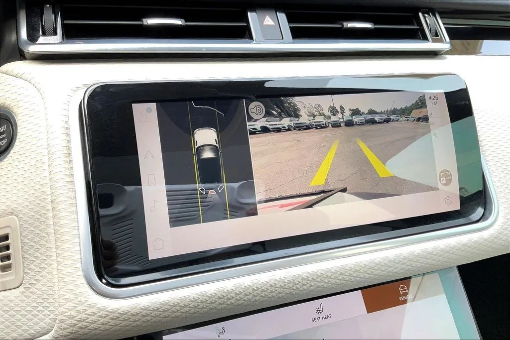 Land Rover Range Rover Velar photo 14