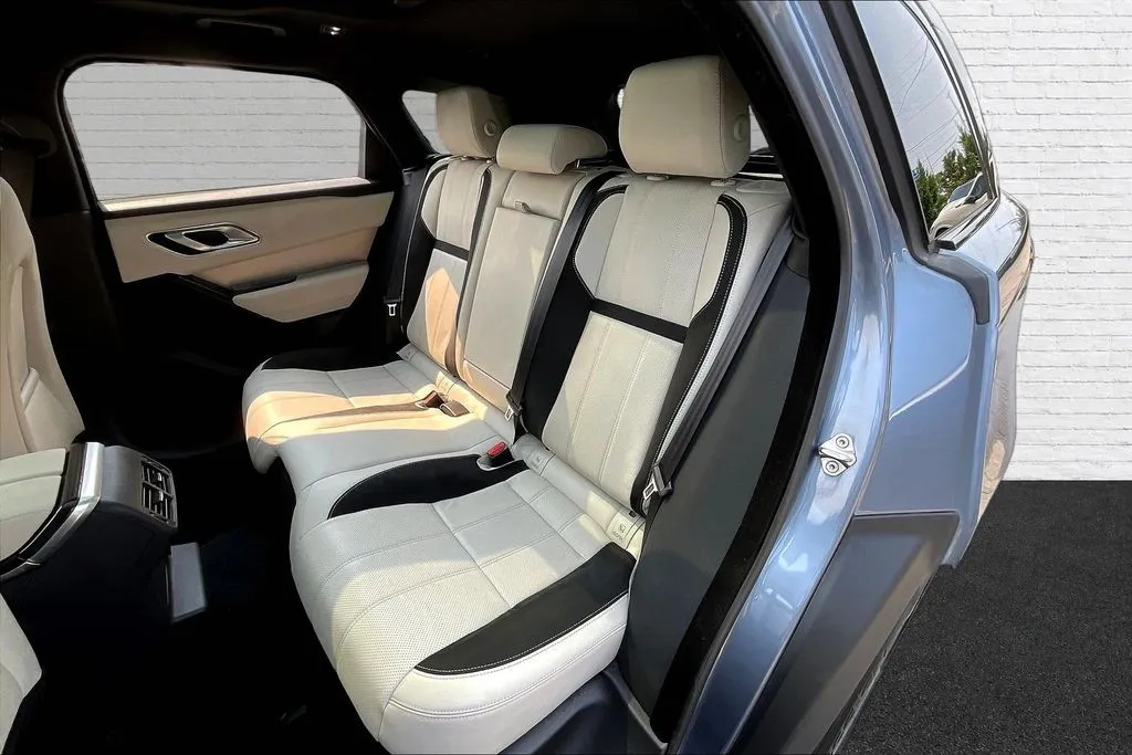 Land Rover Range Rover Velar photo 21