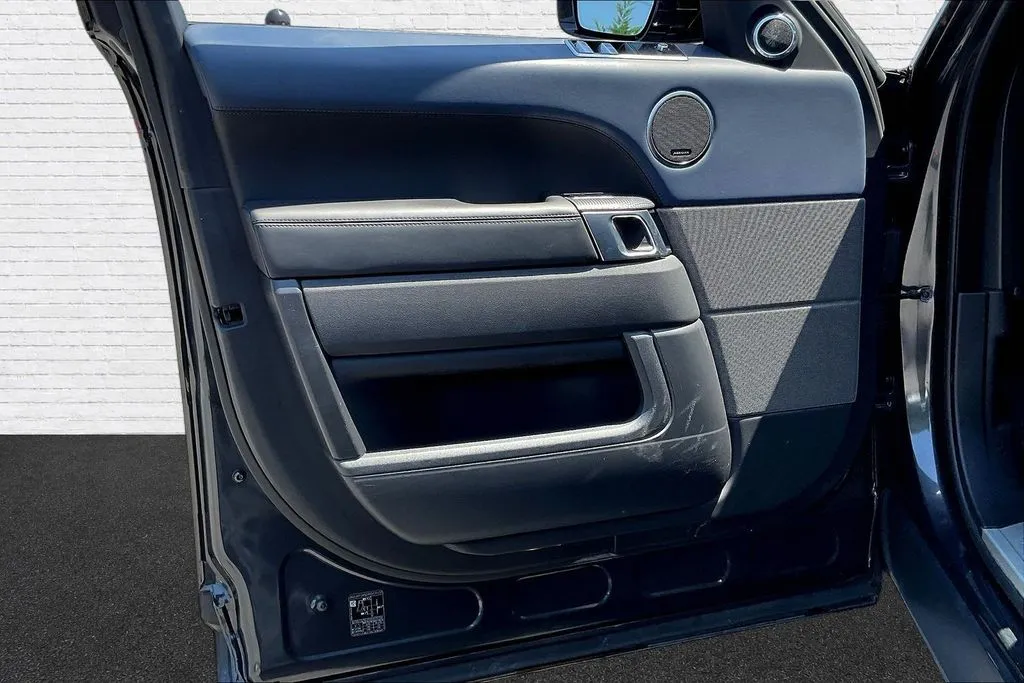 Land Rover Range Rover Sport photo 19