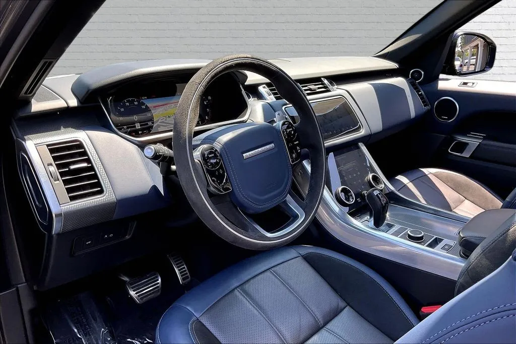 Land Rover Range Rover Sport photo 16