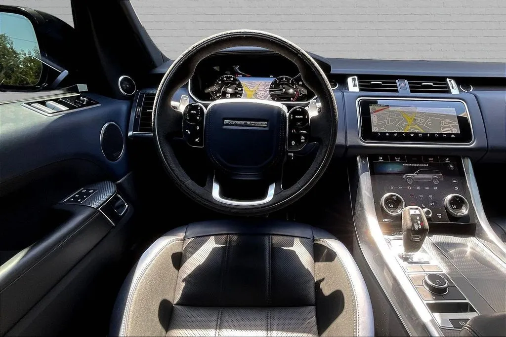 Land Rover Range Rover Sport photo 8