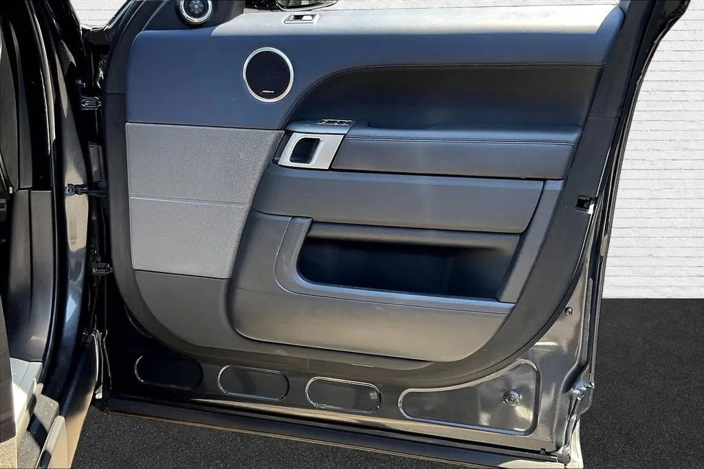 Land Rover Range Rover Sport photo 27