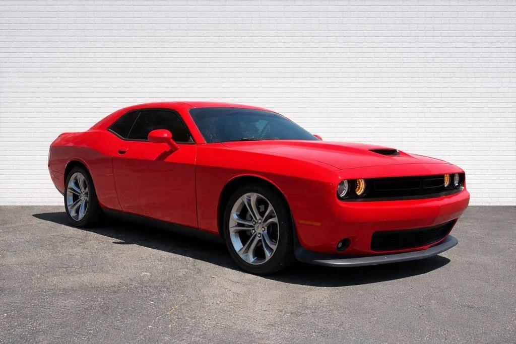 Dodge Challenger photo 3