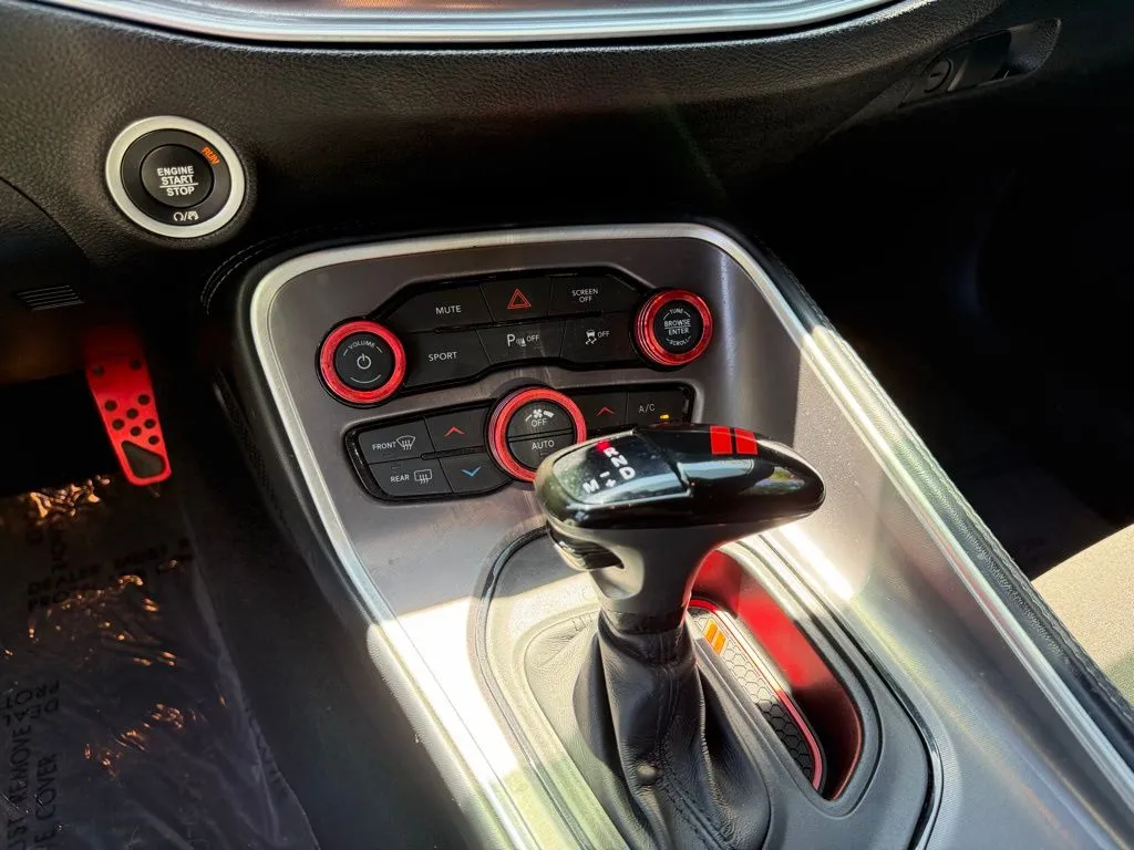 Dodge Challenger photo 21