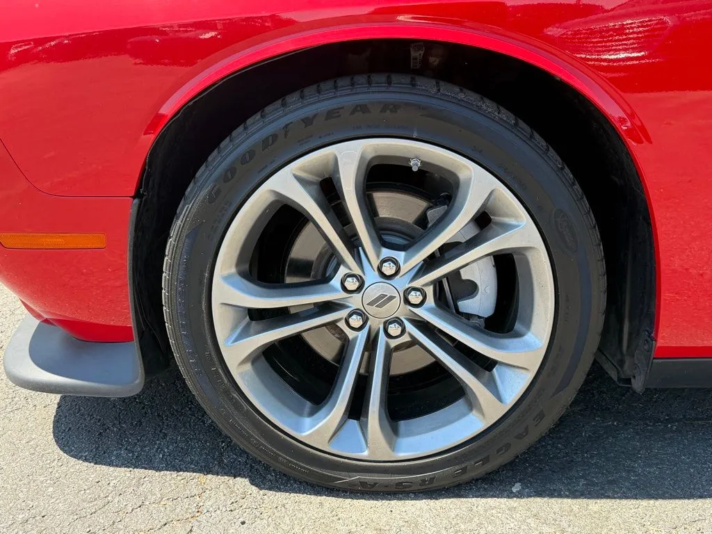 Dodge Challenger photo 8