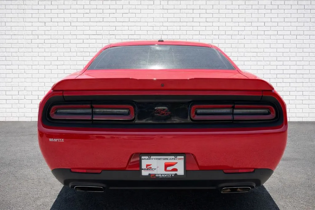 Dodge Challenger photo 5