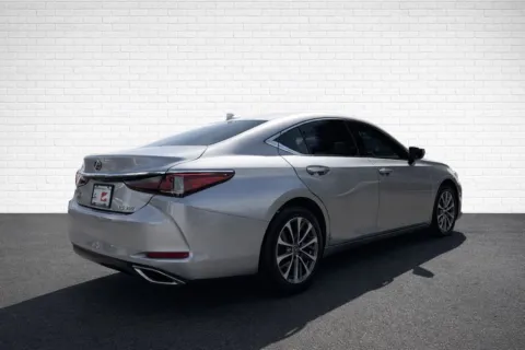 More photos of 2022 Lexus ES 350 at Gravity Motor Cars, GA