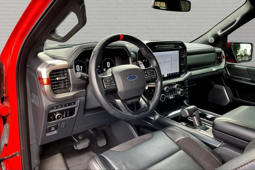 2023 Ford F-150 Raptor - Photo 16