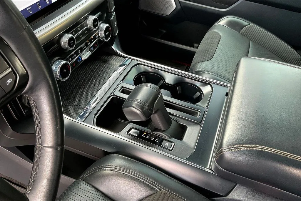 2023 Ford F-150 Raptor - Photo 17