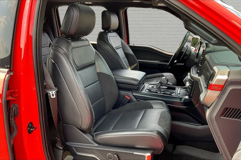 2023 Ford F-150 Raptor - Photo 28