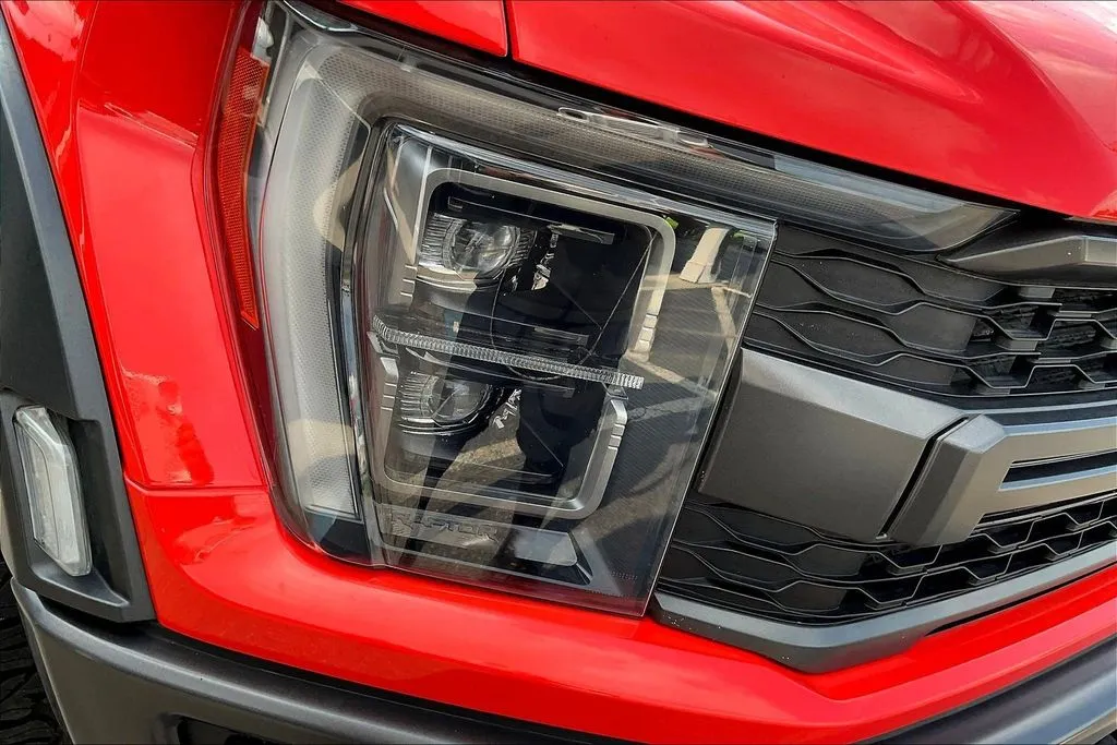 2023 Ford F-150 Raptor - Photo 29