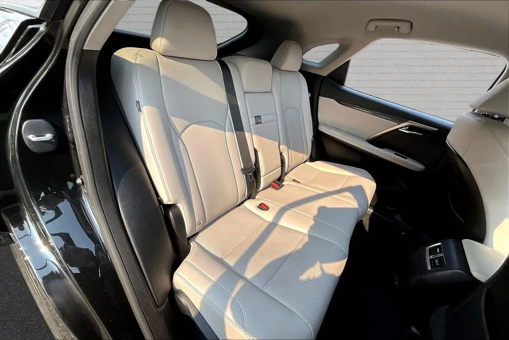 Lexus RX photo 24