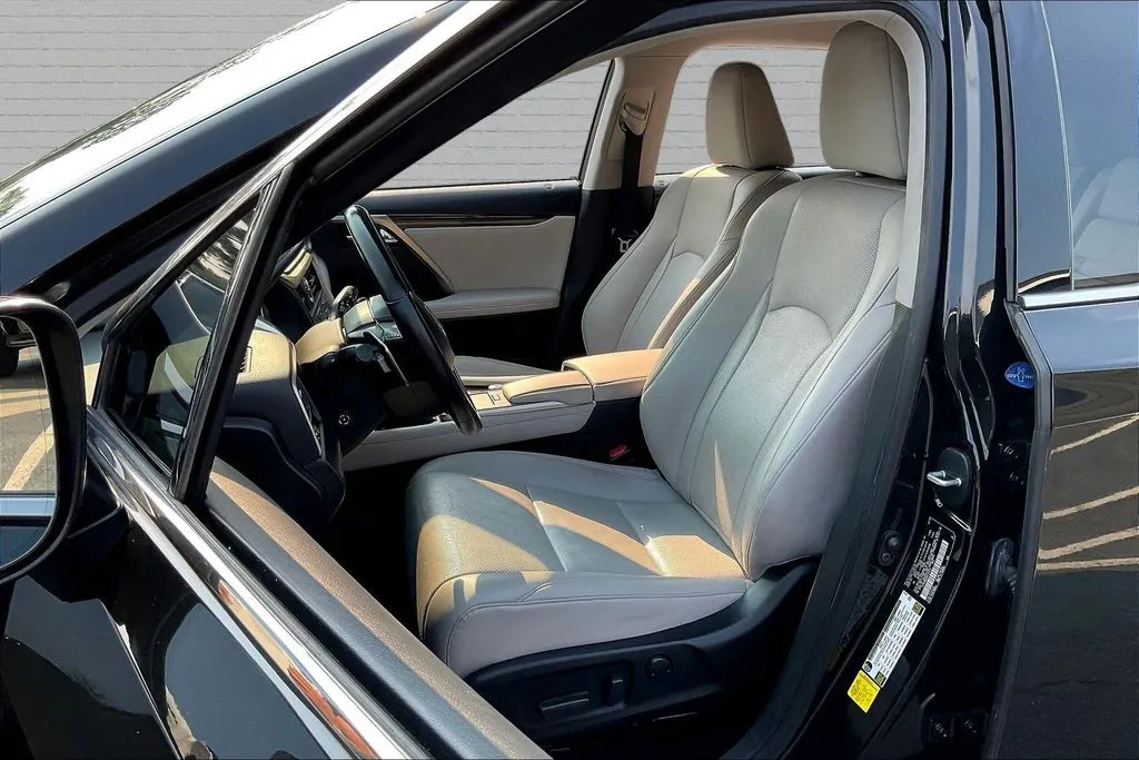 Lexus RX photo 20