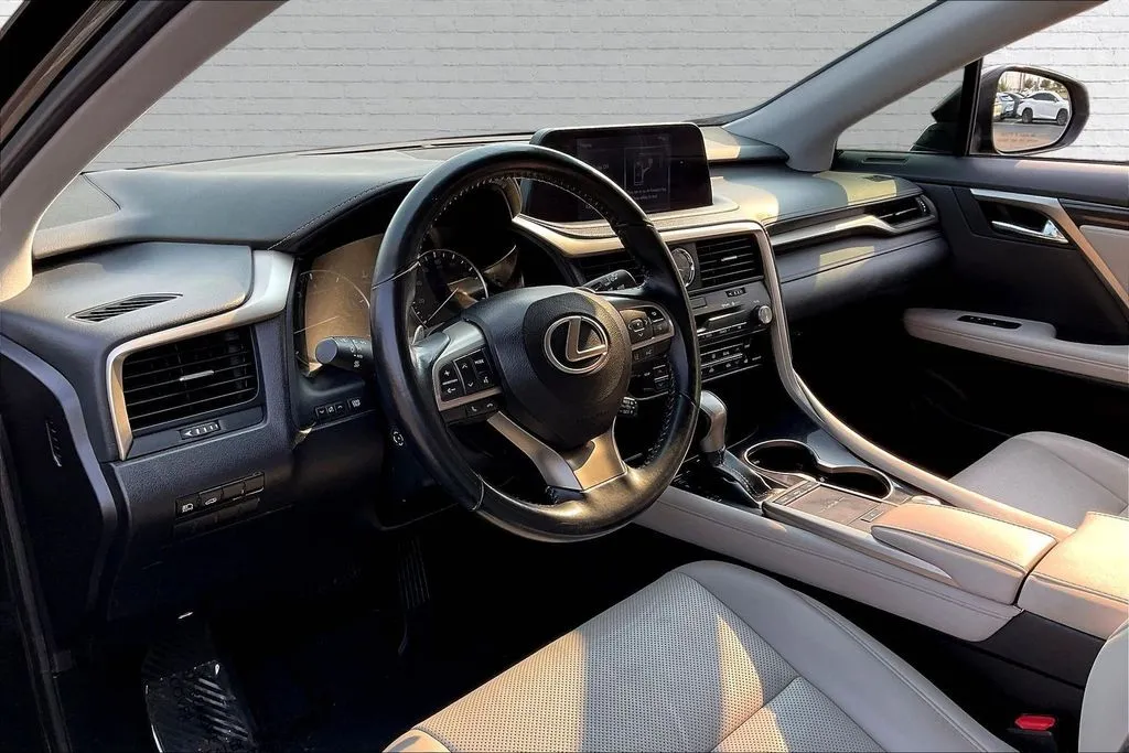 Lexus RX photo 16