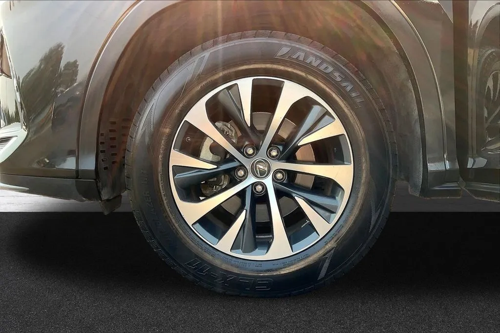 Lexus RX photo 30
