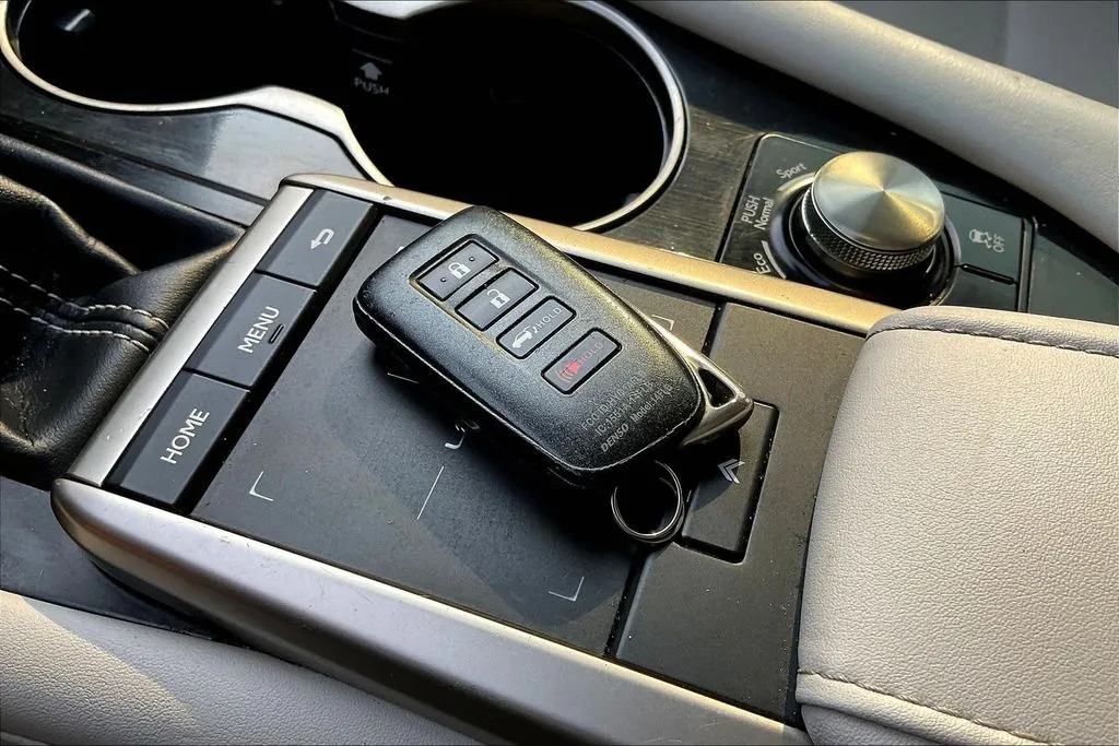 Lexus RX photo 31