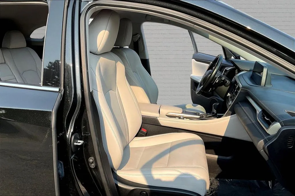 Lexus RX photo 27
