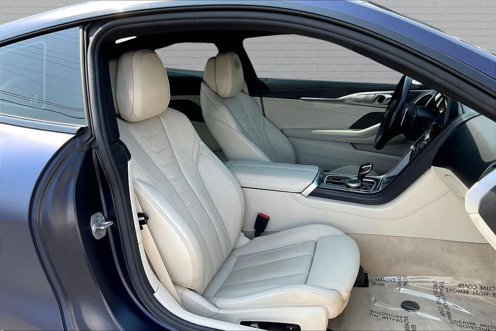 BMW 8 Series photo 24